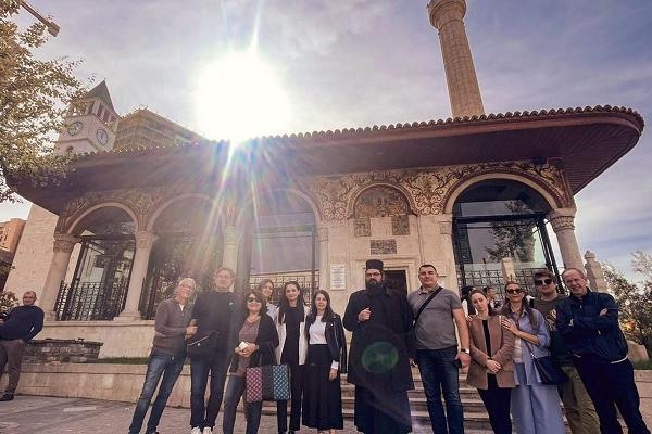 Tirana (AL), Family photo outside the Ethem Bey Mosque